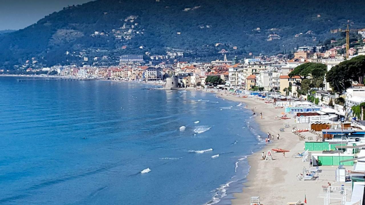 Top Relax Apartment Alassio Bagian luar foto
